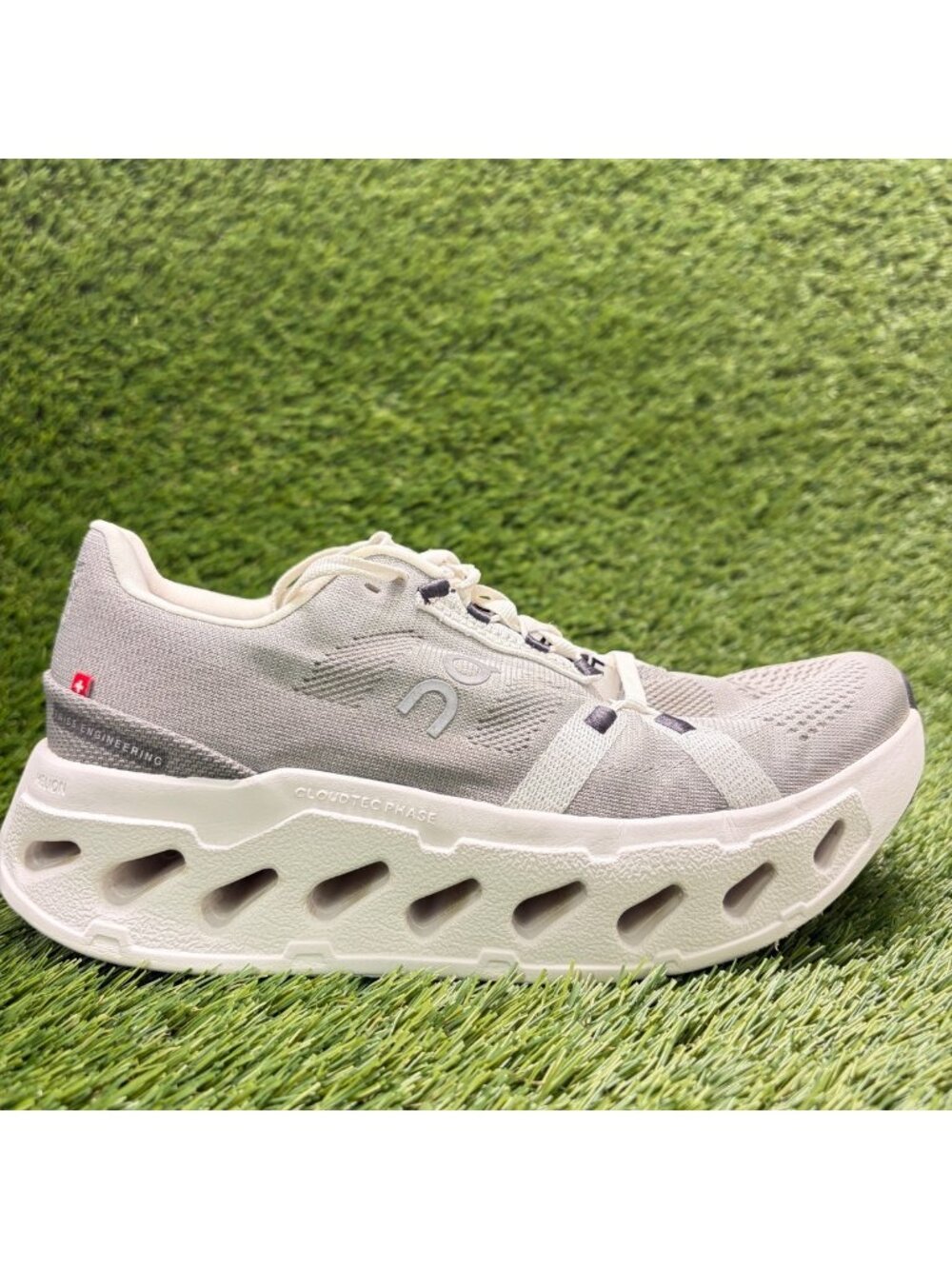 On Cloudeclipse Womens Size 7.5 Gray Athletic Running Wallking Shoes Sneakers